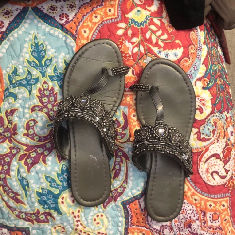 Women’s Madeline Stuart Flip Flops Size 7